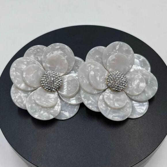 Lele Sadoughi Zinnia White Iridescent Mother of Pearl Large Petal Floral Earring - Picture 2 of 9